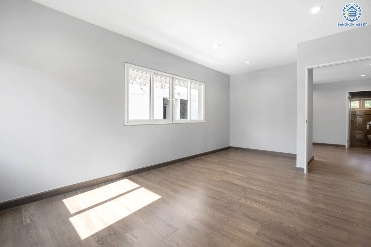 บ้านมือสองตกแต่งใหม่ ม.โนเบิล อุทยาน บรมราชชนนี-พุทธมณฑลสาย3 ห้องมุม เนื้อที่ 60 ตร.ว. ฟังก์ชัน 4 ห้องนอน 3 ห้องน้ำ บนทำเลศักยภาพ ใกล้ทางคู่ขนานลอยฟ้าบรมราชชนนี ม.มหิดล และ เพียง 10 นาทีถึงเซ็นทรัลศาลายา